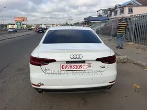 Audi A4 2.0T ultra Premium FWD 2018 White