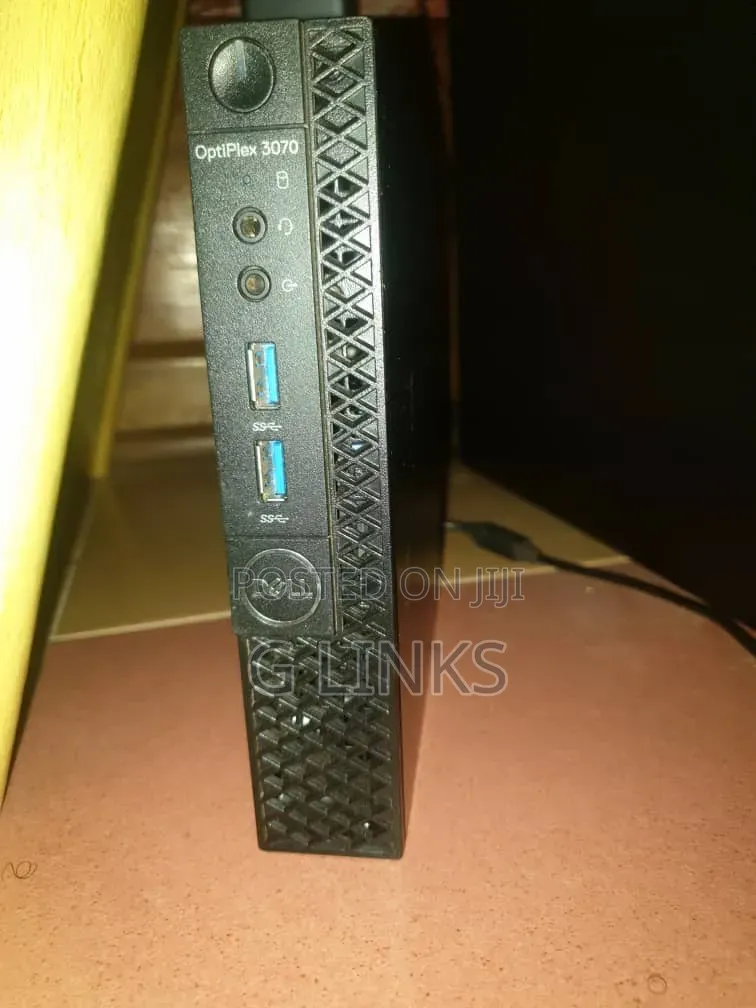 Desktop Computer Dell OptiPlex 3070 4GB Intel Core i3 SSD 256GB