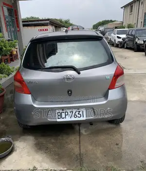 Toyota Yaris 2010 Silver
