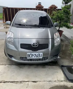 Toyota Yaris 2010 Silver