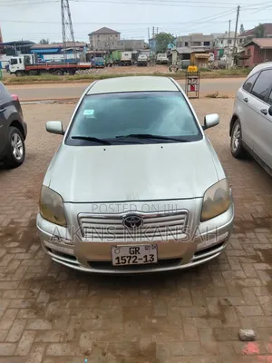 Toyota Avensis 2013 Silver