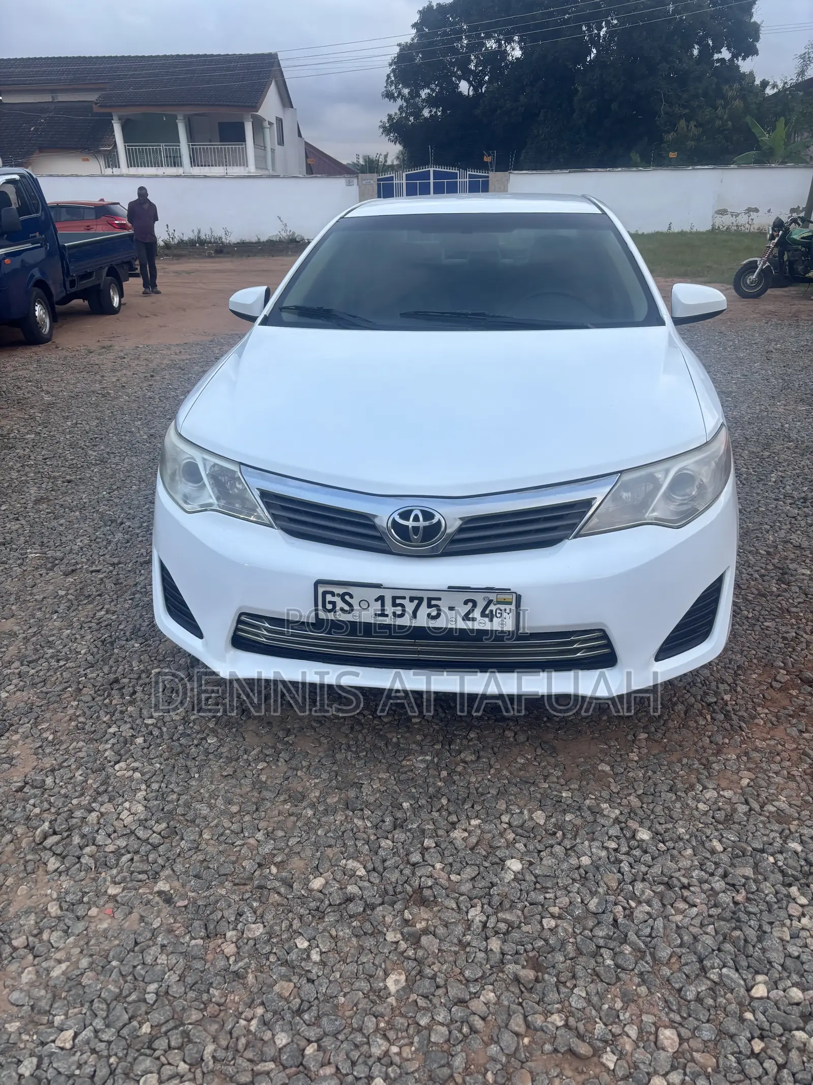Toyota Camry LE 4dr Sedan (2.5L 4cyl 6A) 2014 White