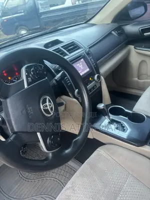 Toyota Camry LE 4dr Sedan (2.5L 4cyl 6A) 2014 White