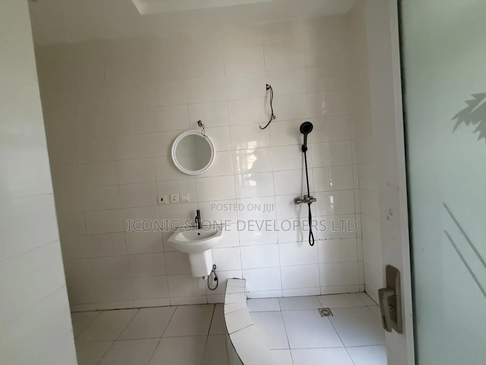 1bdrm Apartment in Ashaley Botwe, Lake Side Estate for rent