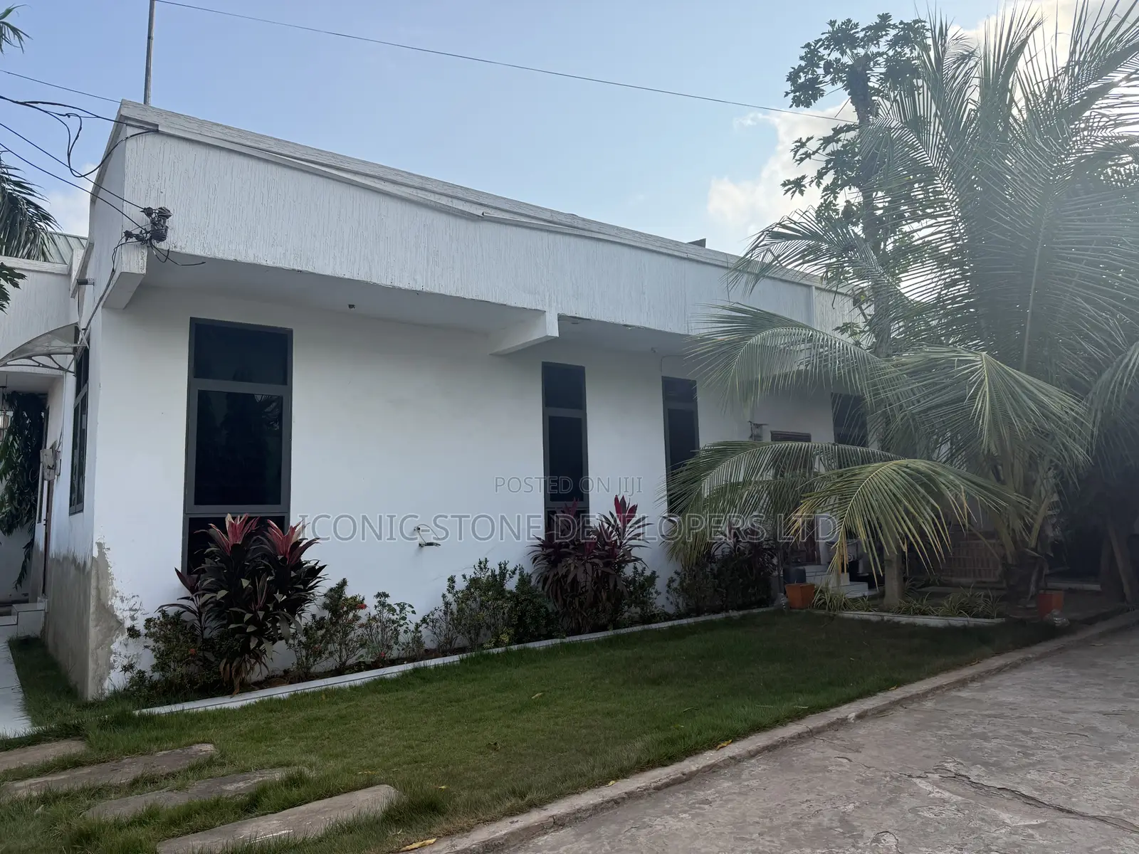 1bdrm Apartment in Ashaley Botwe, Lake Side Estate for rent