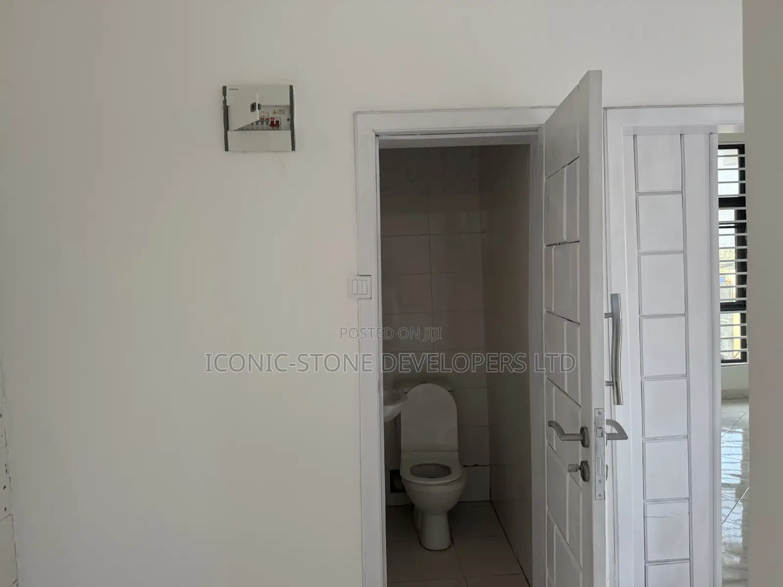 1bdrm Apartment in Ashaley Botwe, Lake Side Estate for rent