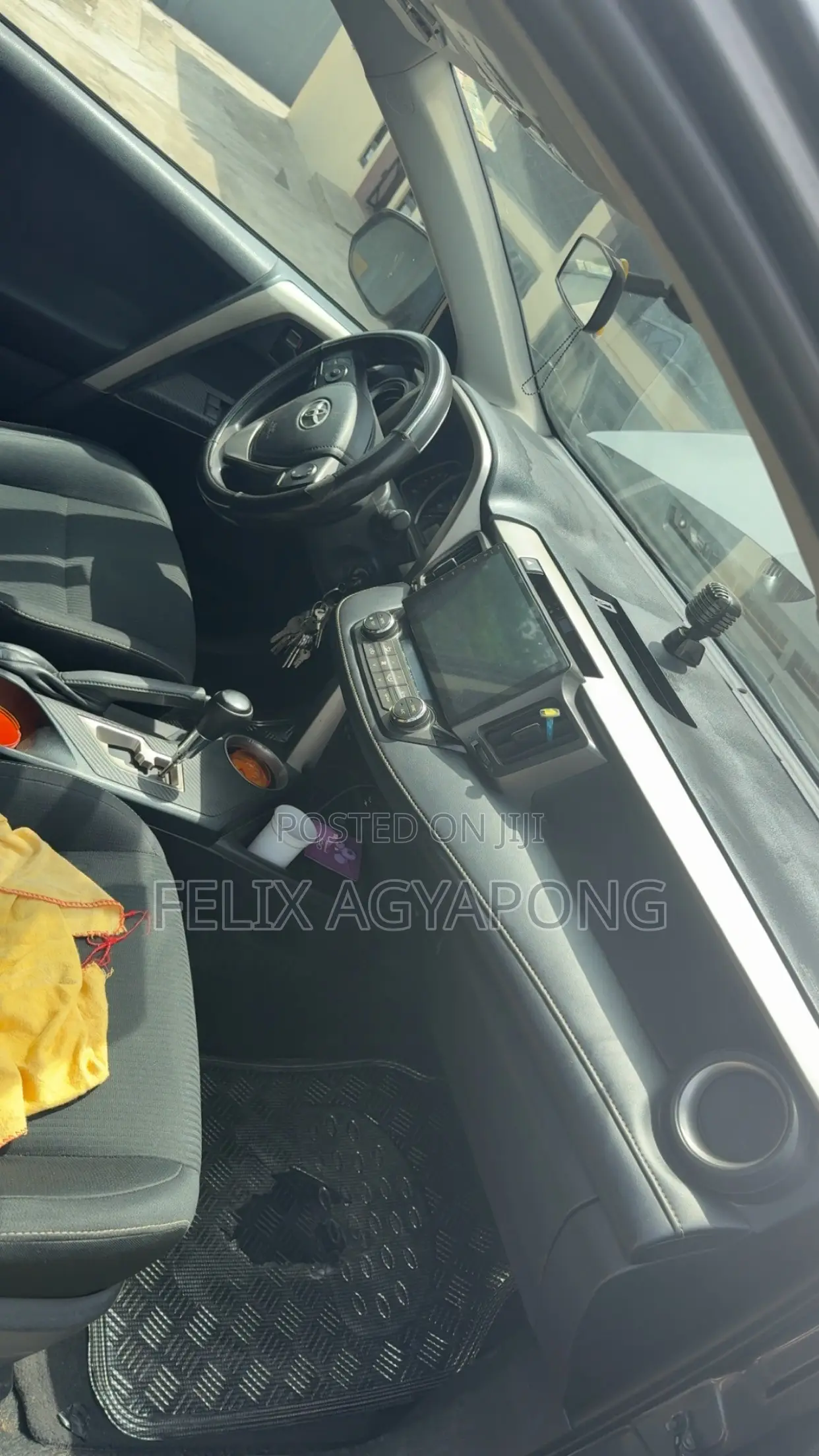 Toyota RAV4 XLE AWD (2.5L 4cyl 6A) 2013