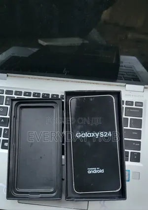 Samsung Galaxy S24 128 GB White