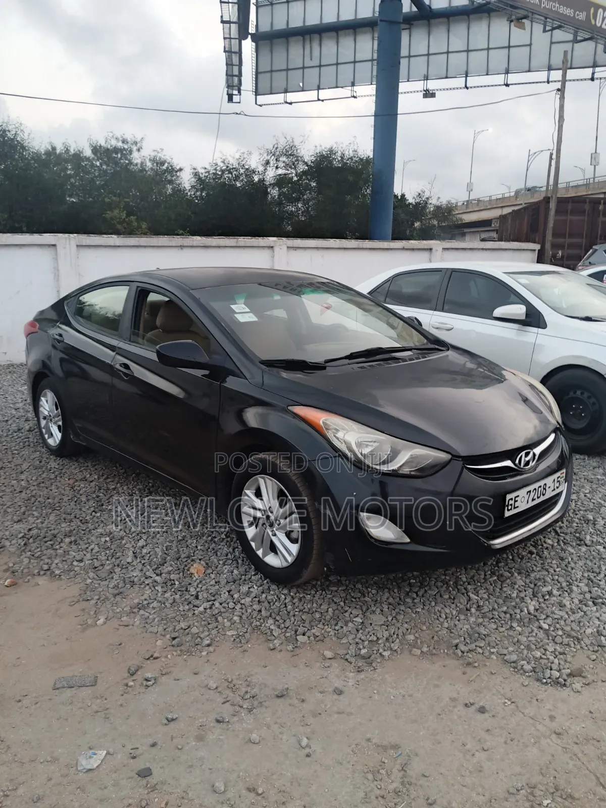 Hyundai Elantra Limited Sedan FWD (1.8L 4cyl 6A) 2013 Black