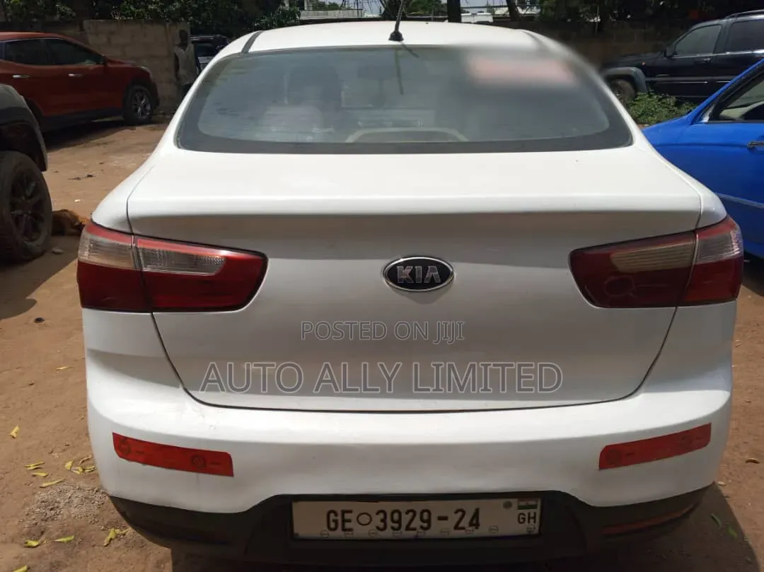 Kia Rio LX 4dr Sedan (1.6L 4cyl 6M) 2013 White