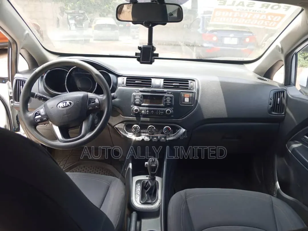 Kia Rio LX 4dr Sedan (1.6L 4cyl 6M) 2013 White