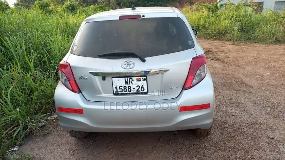 Toyota Vitz 1.3 AWD 5dr 2013 Silver