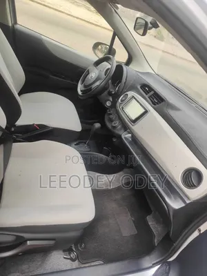 Toyota Vitz 1.3 AWD 5dr 2013 Silver