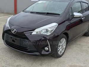 Toyota Vitz 1.3 FWD 5dr 2018 Burgundy
