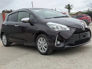 Toyota Vitz 1.3 FWD 5dr 2018 Burgundy