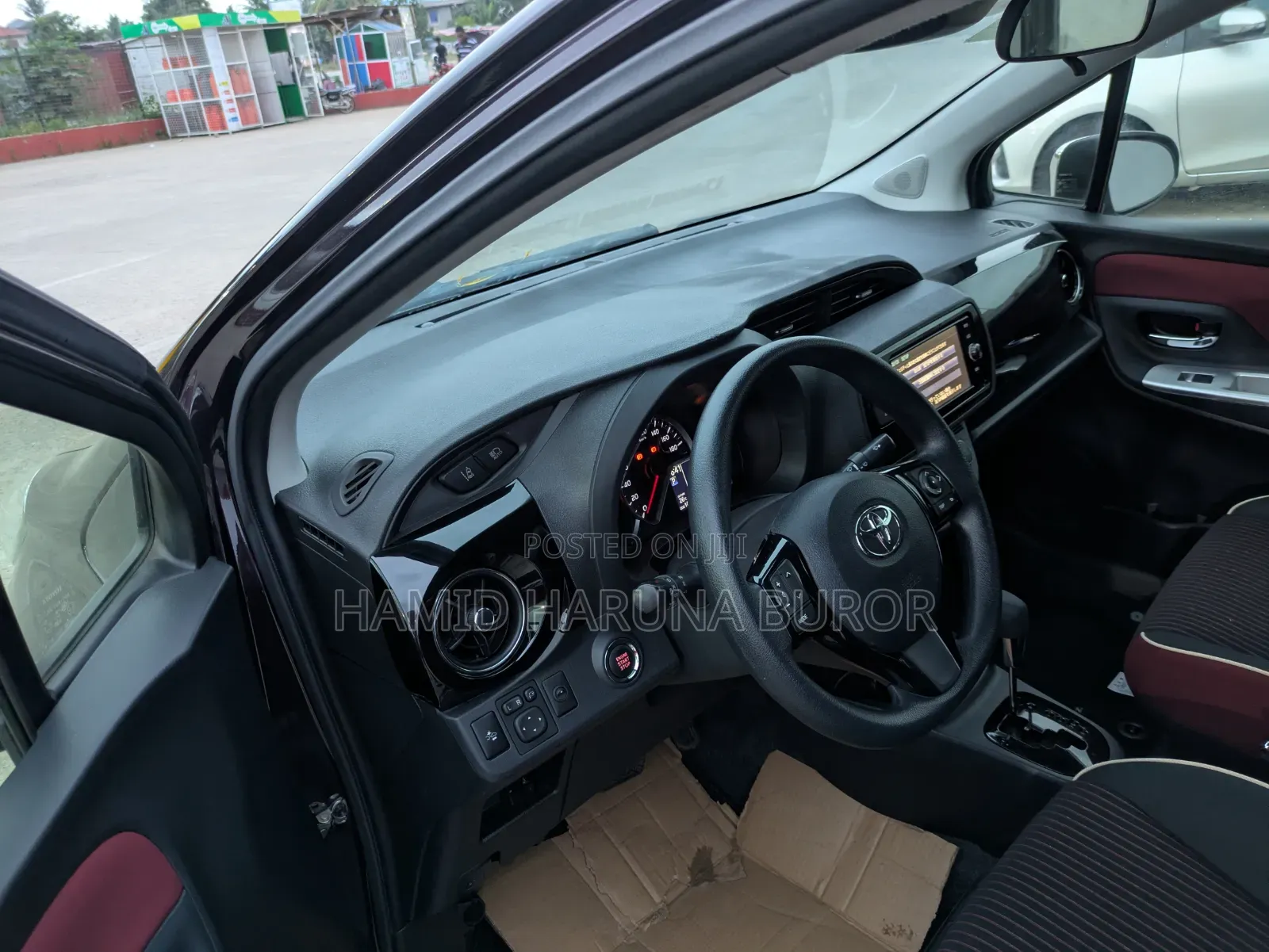 Toyota Vitz 1.3 FWD 5dr 2018 Burgundy
