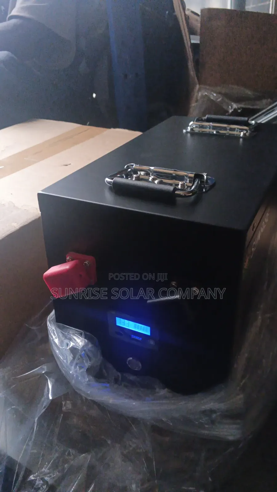 Solar Lithium Battery 12.8v 100ah With a Charger