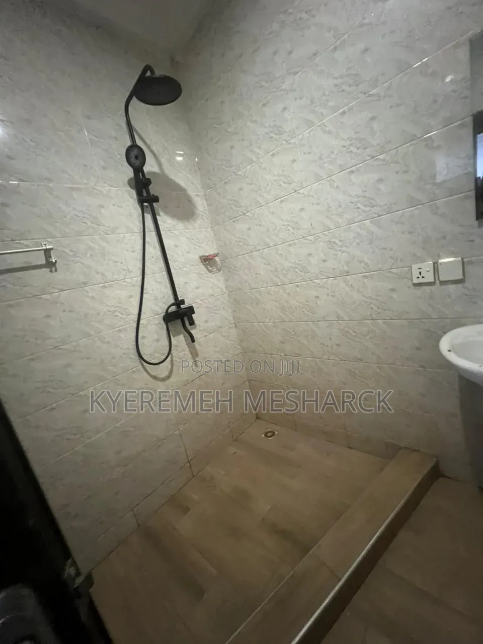 2bdrm Apartment in Old Ashongman, Ablorh Adjei for rent
