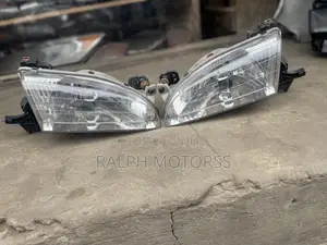 Toyota Corolla 1998-2000 Headlight