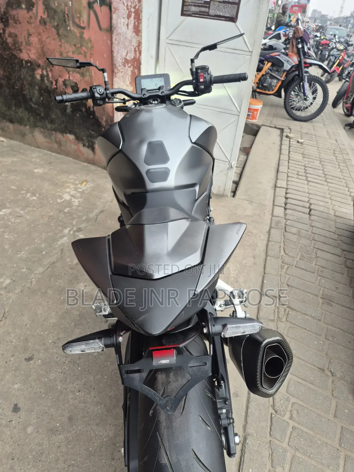 Honda Hornet 2024 Gray