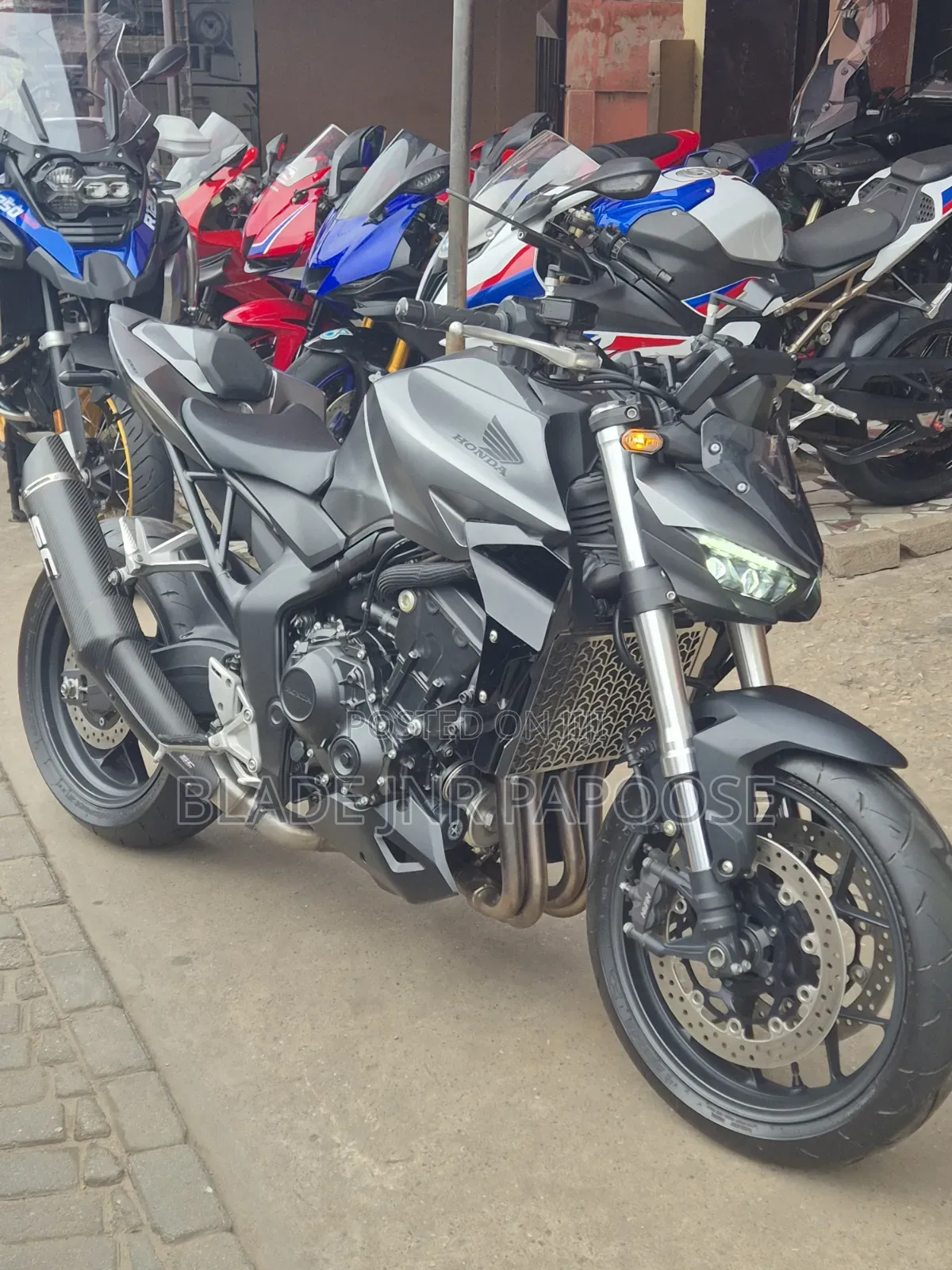Honda Hornet 2024 Gray