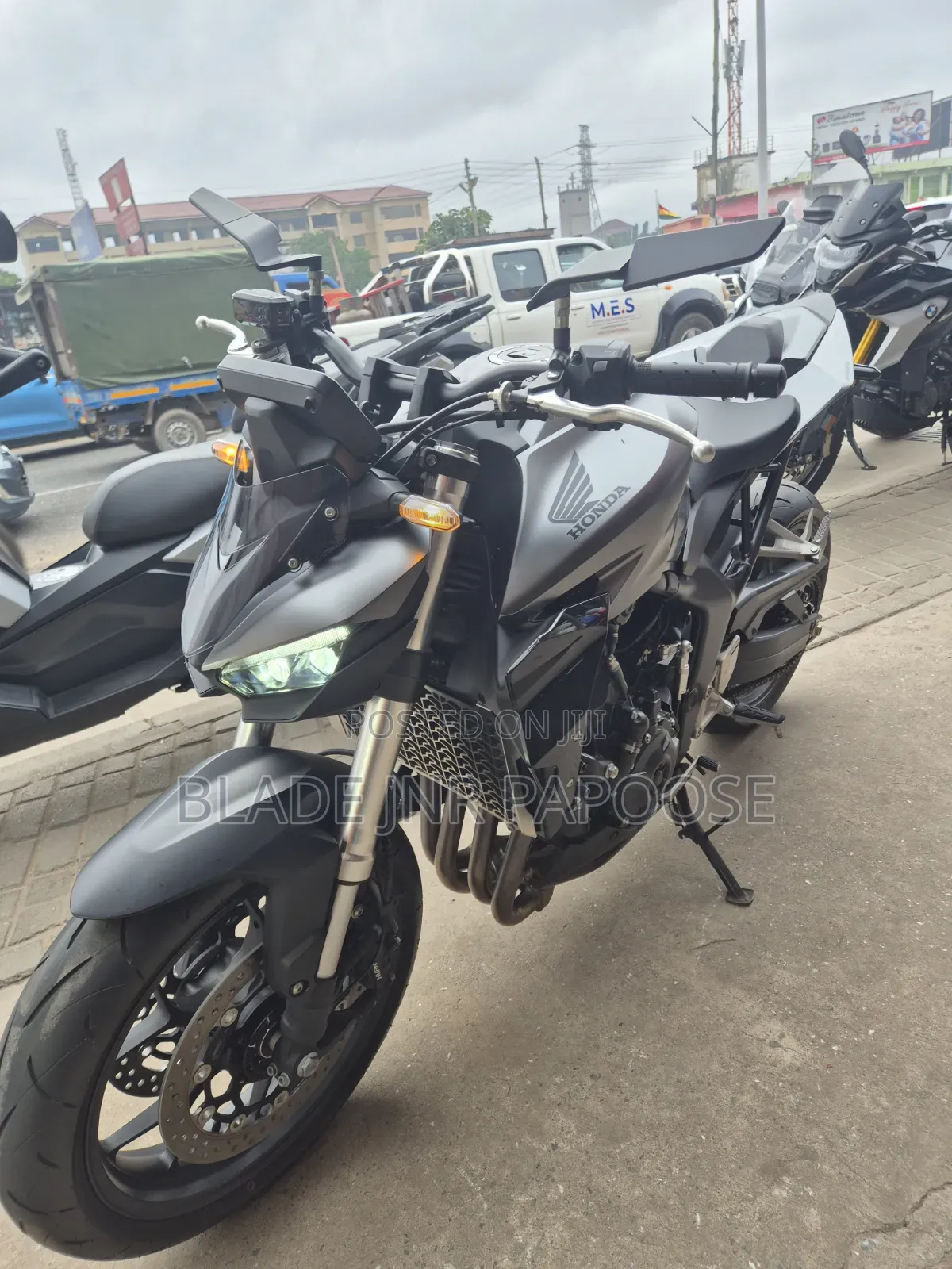 Honda Hornet 2024 Gray
