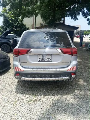 Mitsubishi Outlander SE AWC 2017 Silver