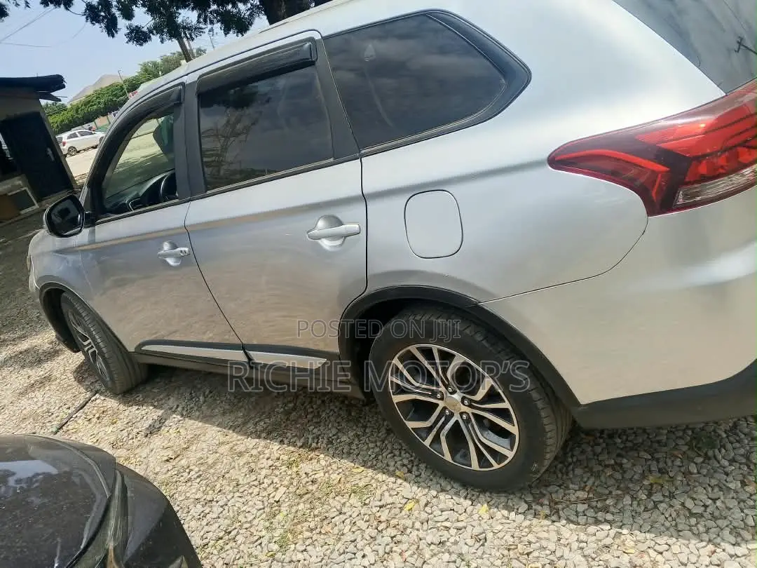 Mitsubishi Outlander SE AWC 2017 Silver