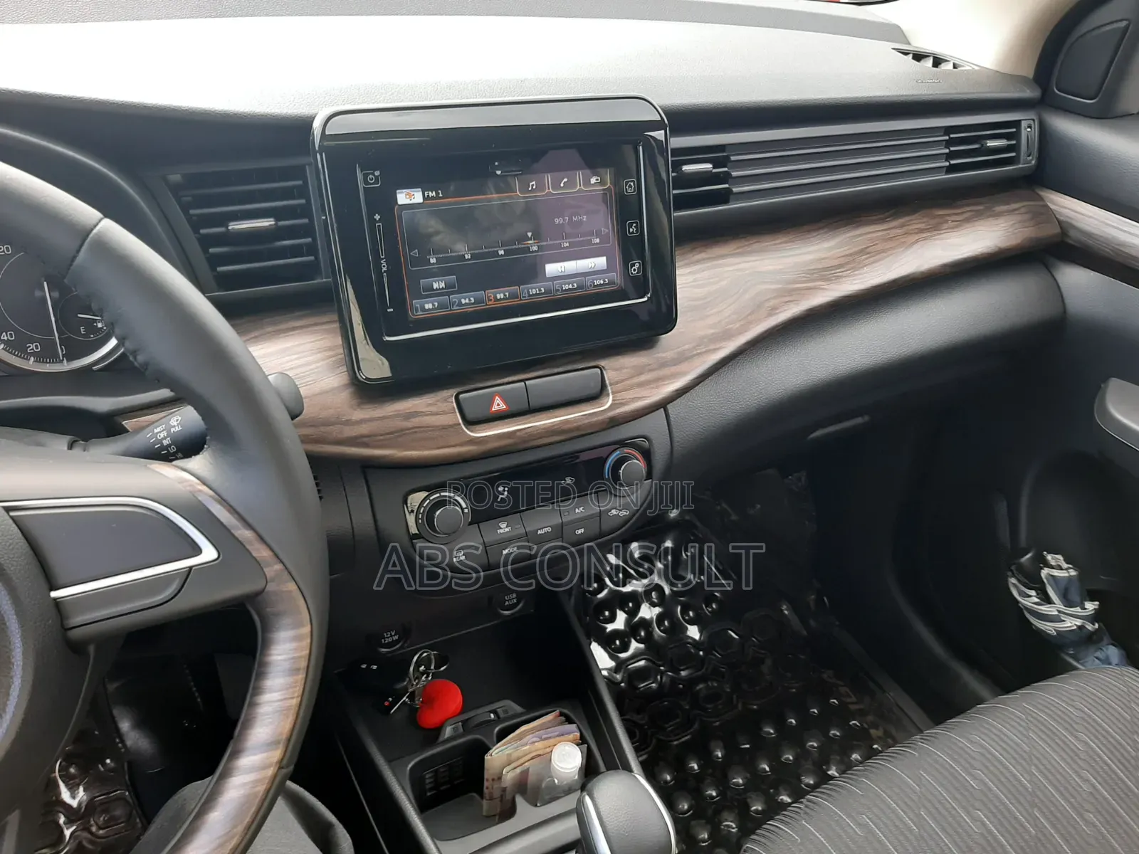 Suzuki Ertiga 2021 Silver