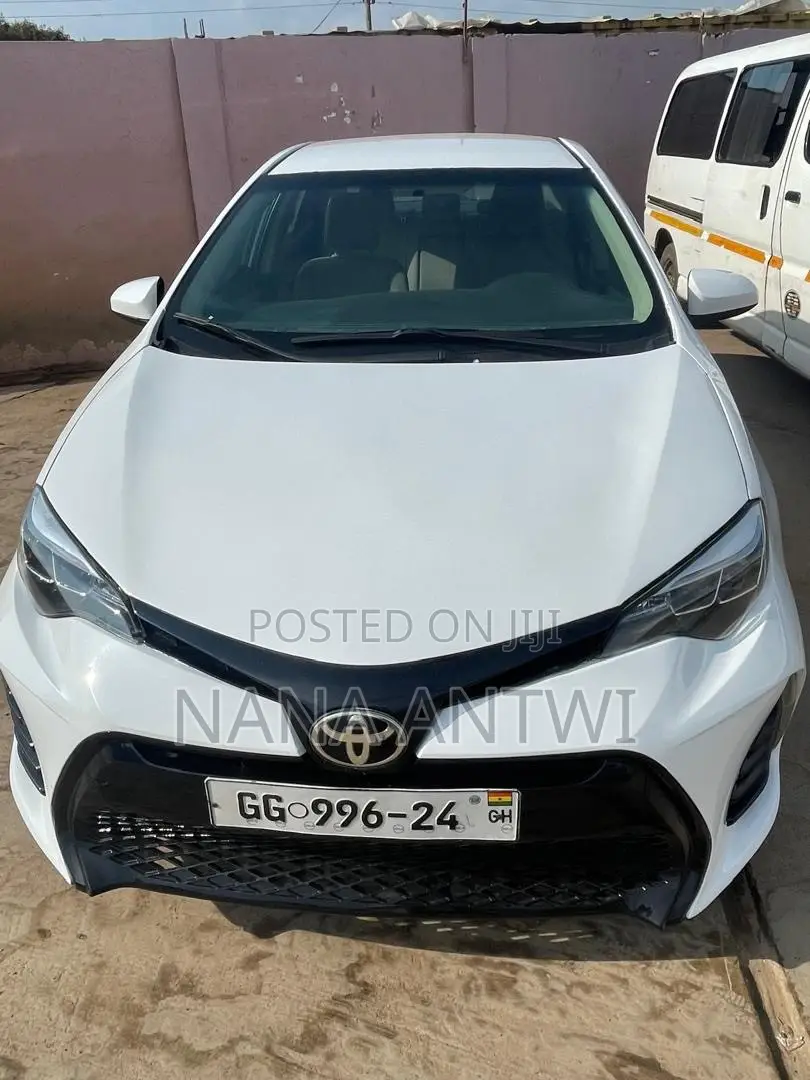 Toyota Corolla LE 4dr Sedan (1.8L 4cyl CVT) 2016 White