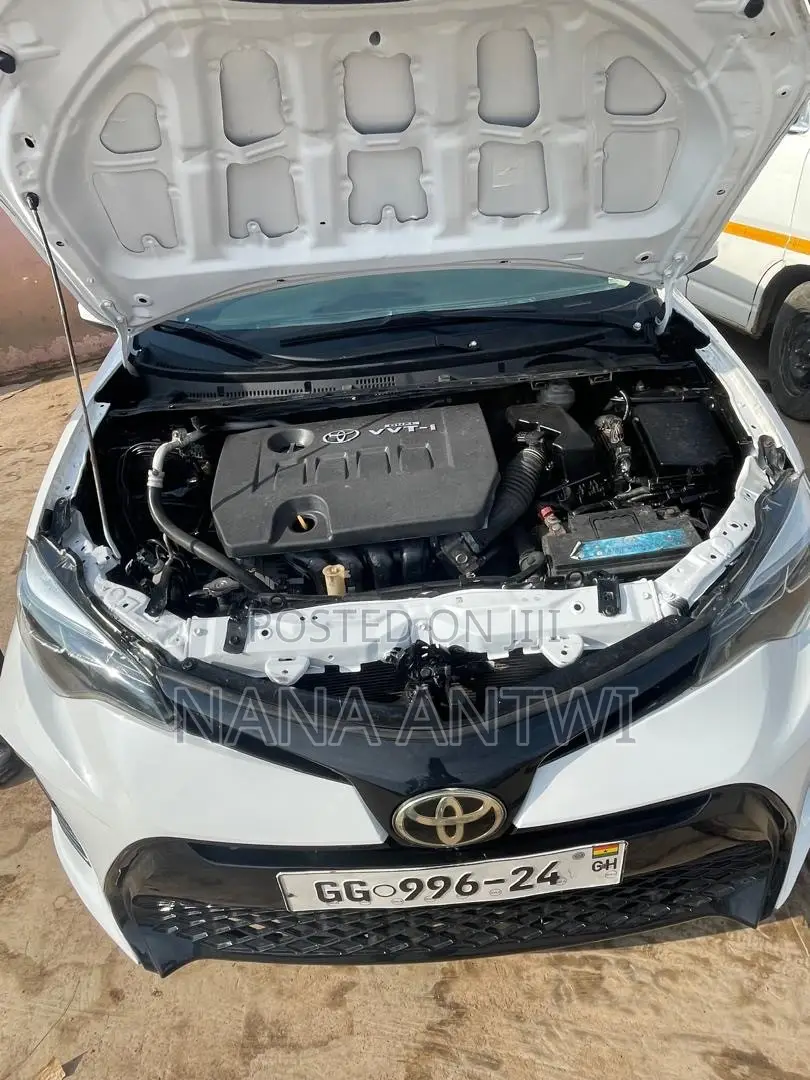 Toyota Corolla LE 4dr Sedan (1.8L 4cyl CVT) 2016 White