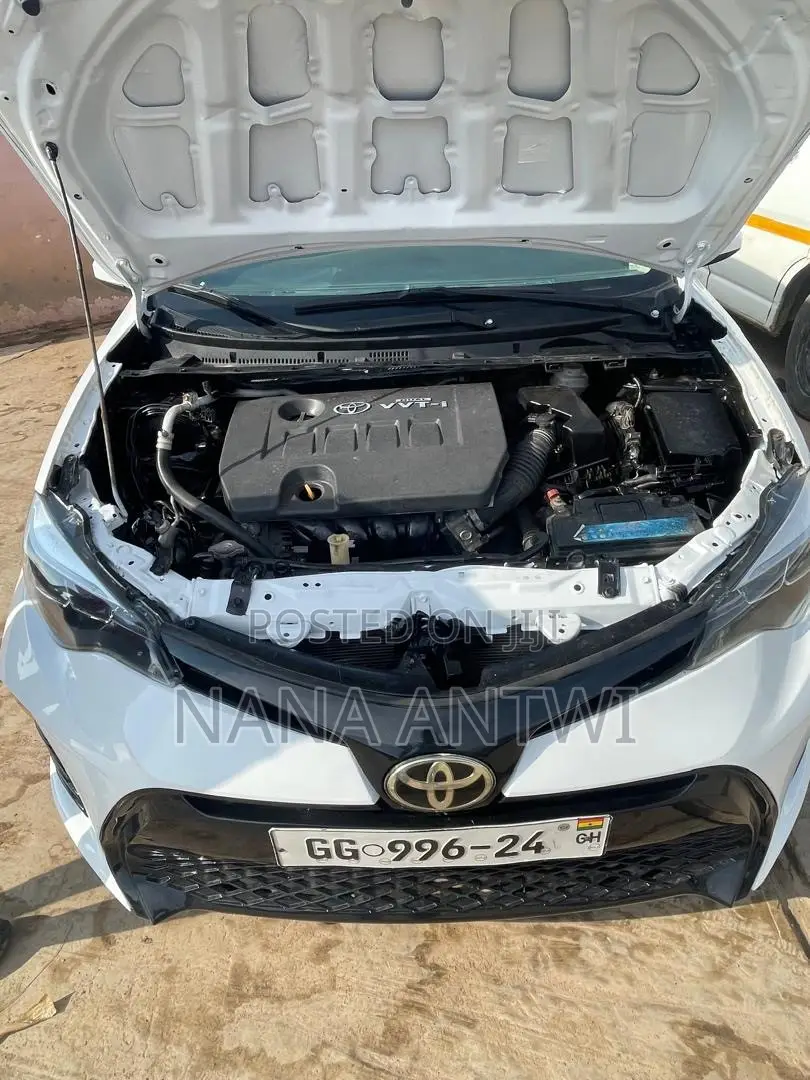 Toyota Corolla LE 4dr Sedan (1.8L 4cyl CVT) 2016 White