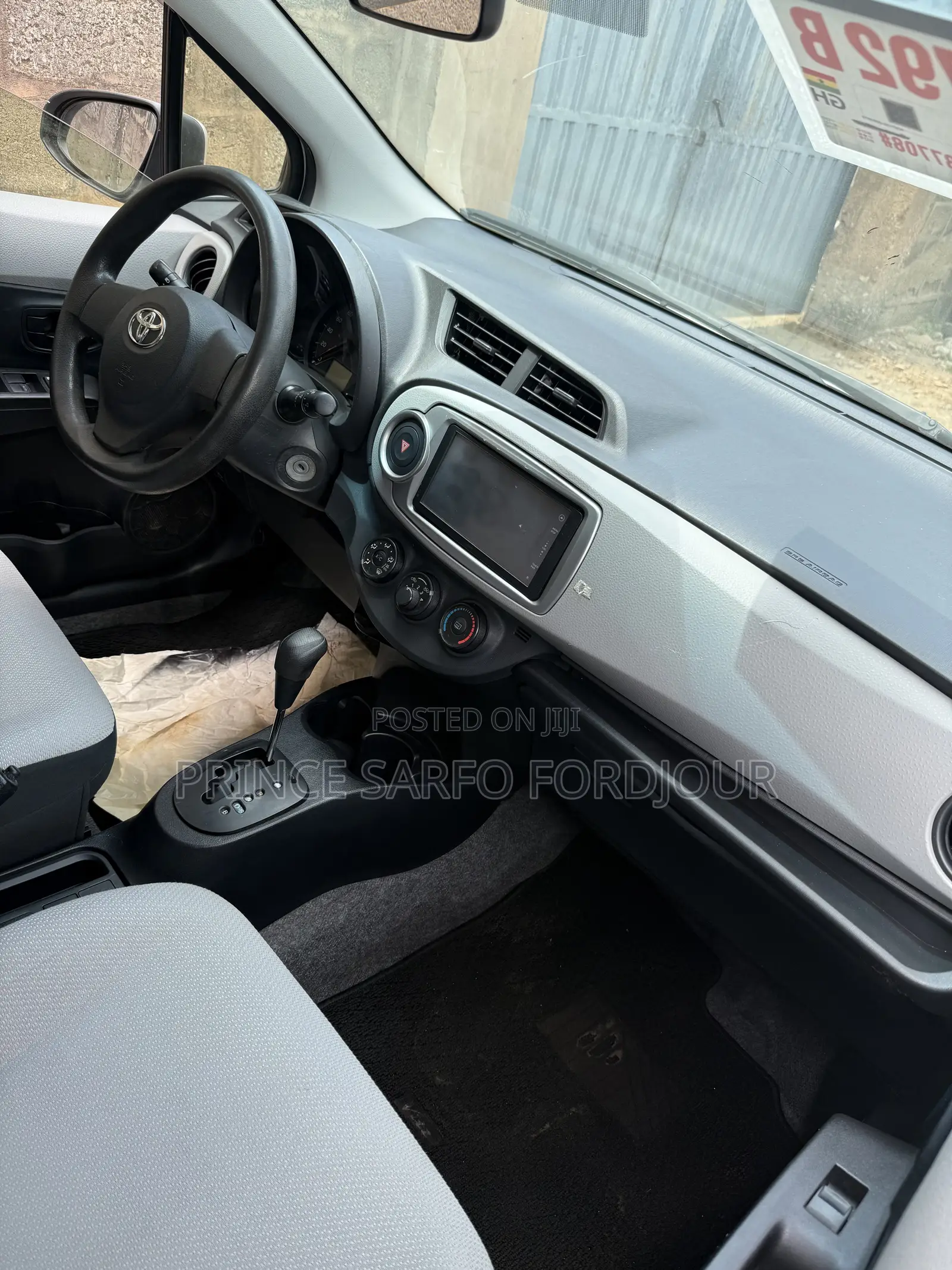 Toyota Vitz 2012 White