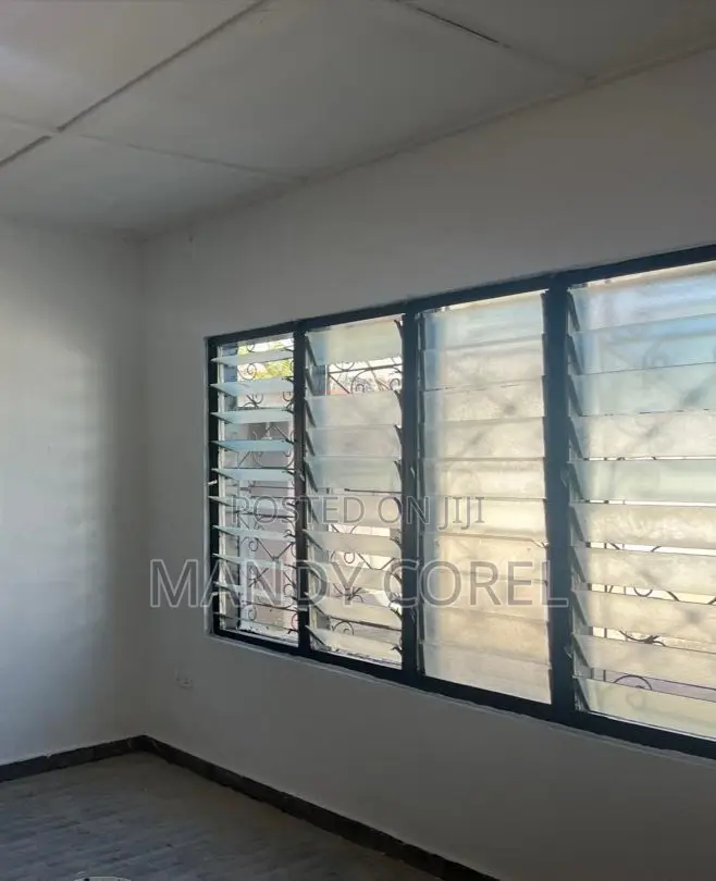 1bdrm Room & Parlour in Peace Clinic Area for rent