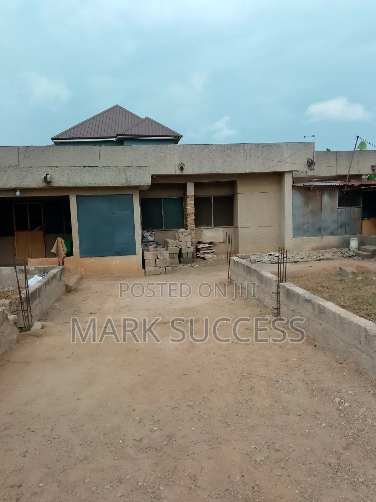 7bdrm House in Sakaman for sale