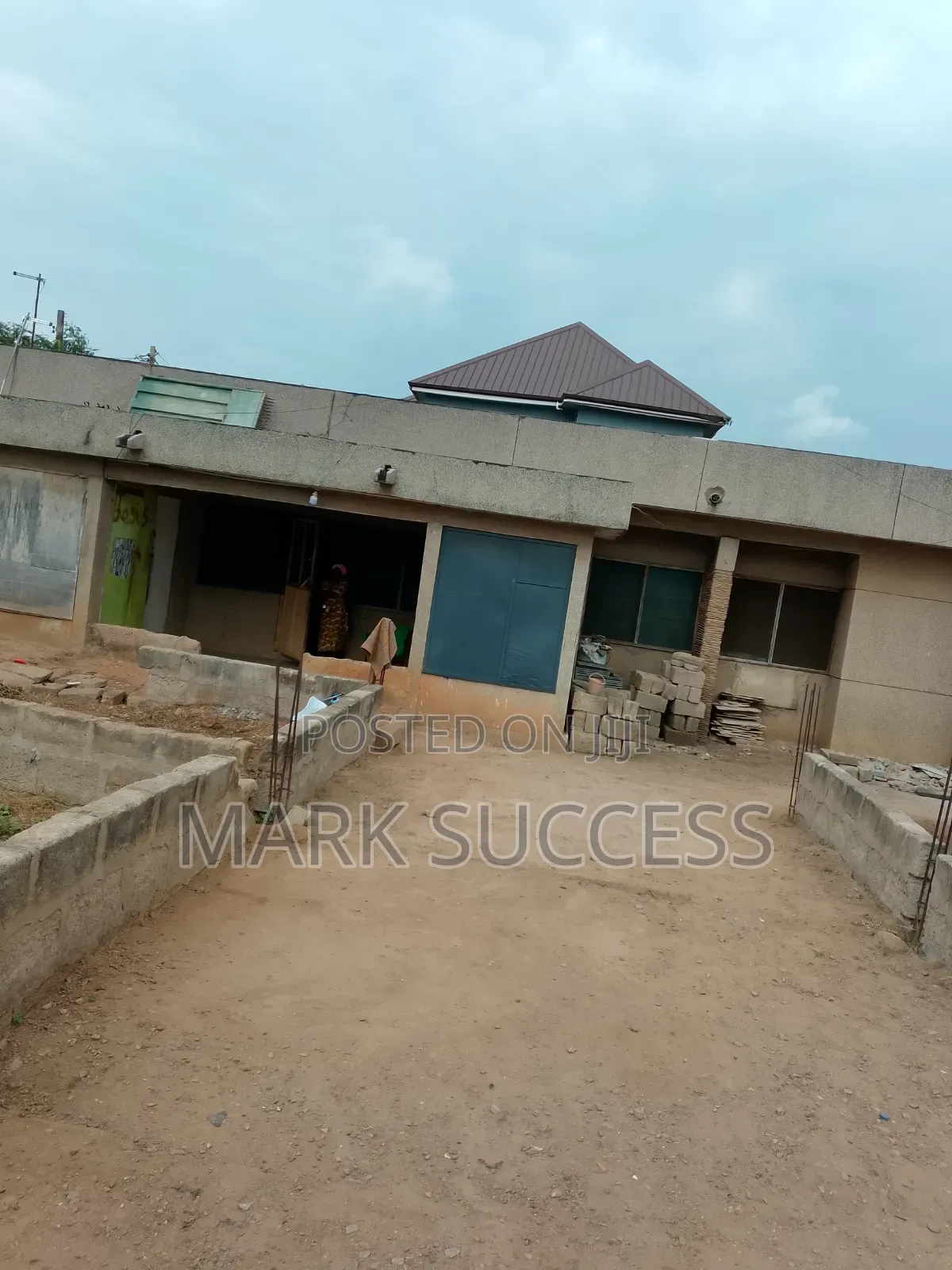 7bdrm House in Sakaman for sale