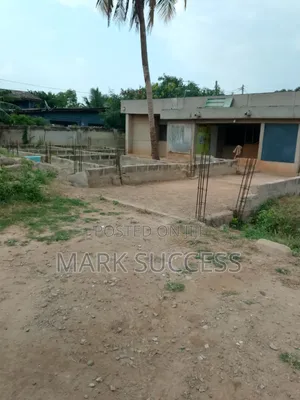 7bdrm House in Sakaman for sale