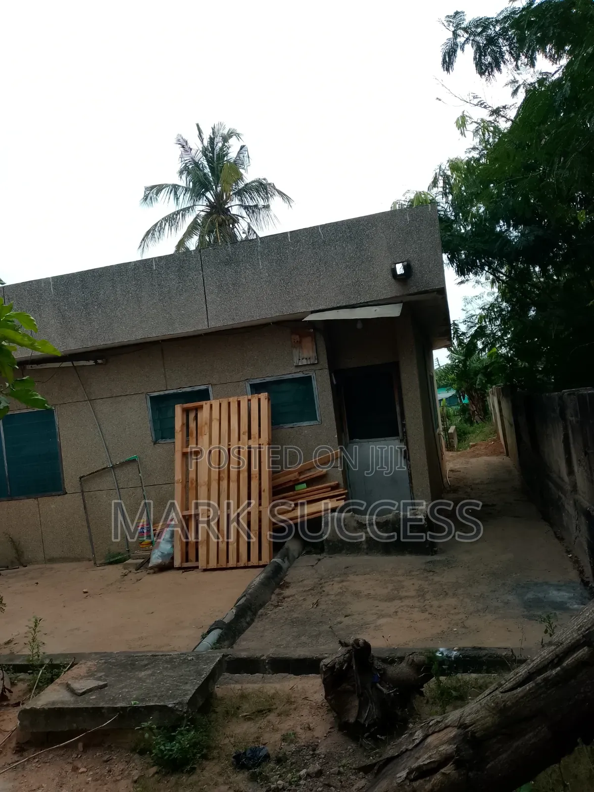 7bdrm House in Sakaman for sale