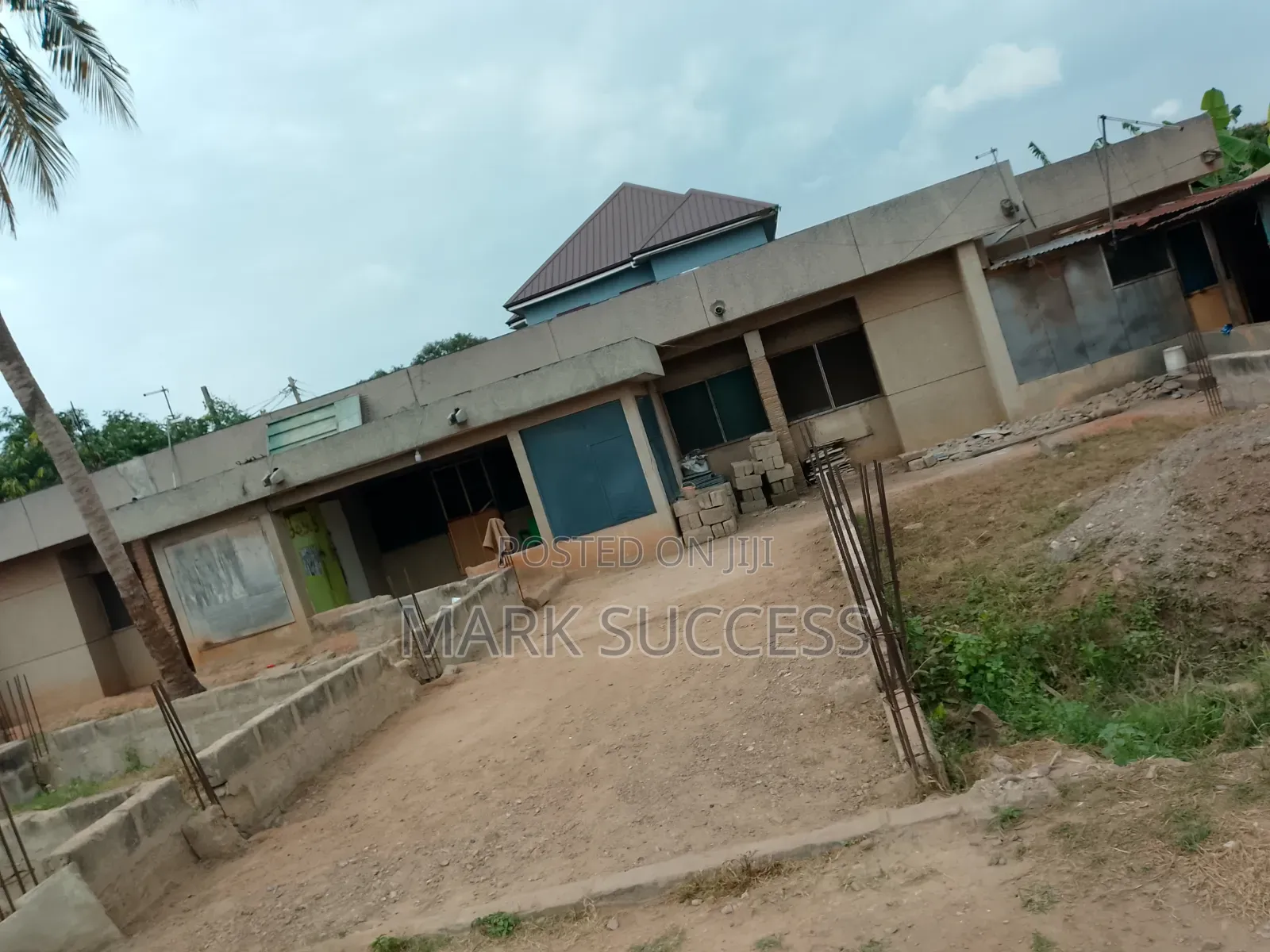 7bdrm House in Sakaman for sale