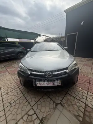 Toyota Camry 2017 Silver