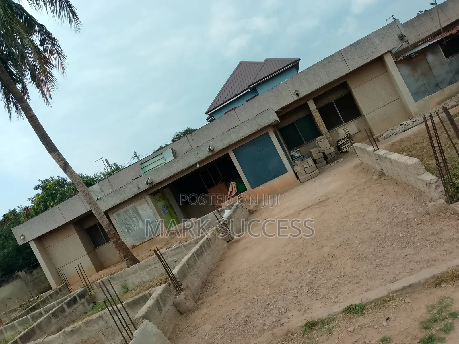 7bdrm House in Sakaman for sale