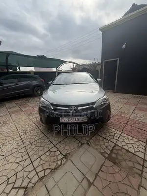 Toyota Camry 2017 Silver