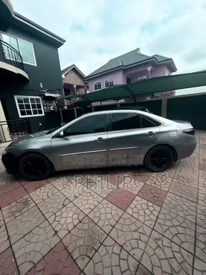 Toyota Camry 2017 Silver