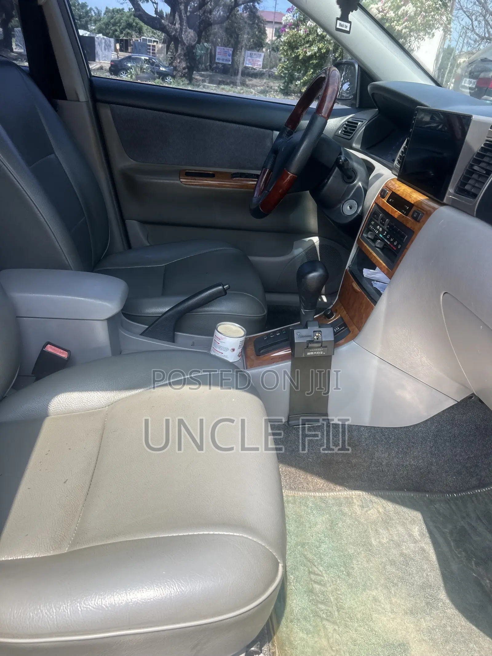 Toyota Corolla LE 4dr Sedan (1.8L 4cyl 4A) 2013 Brown