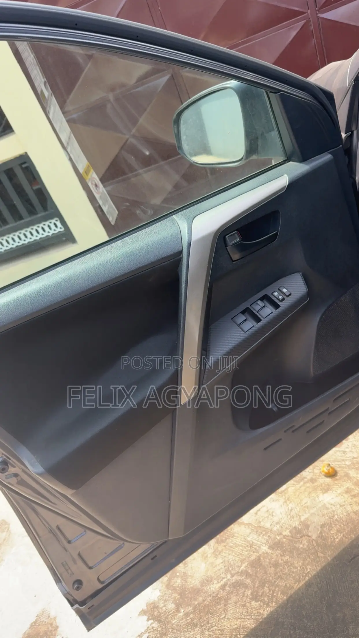 Toyota RAV4 XLE AWD (2.5L 4cyl 6A) 2013
