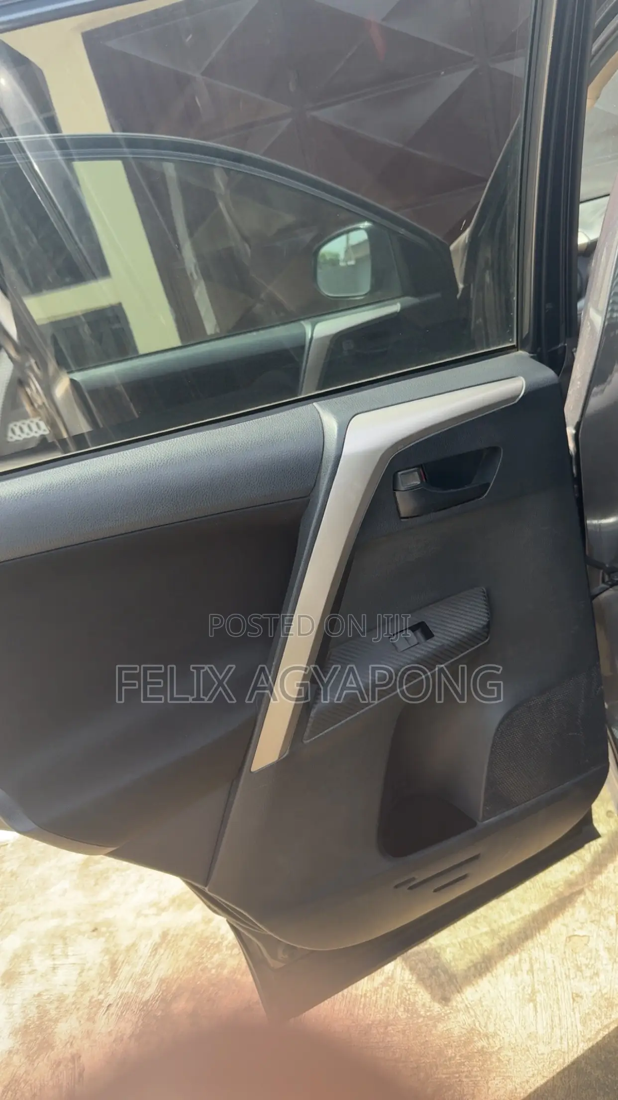 Toyota RAV4 XLE AWD (2.5L 4cyl 6A) 2013