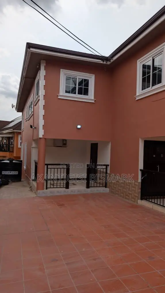 4bdrm House in Gl Properties, School Area for sale