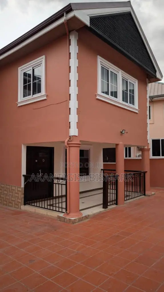 4bdrm House in Gl Properties, School Area for sale