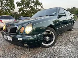 Mercedes-Benz E240 1999 Green