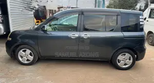 Toyota Sienta 1.5 AWD 2010 Gray
